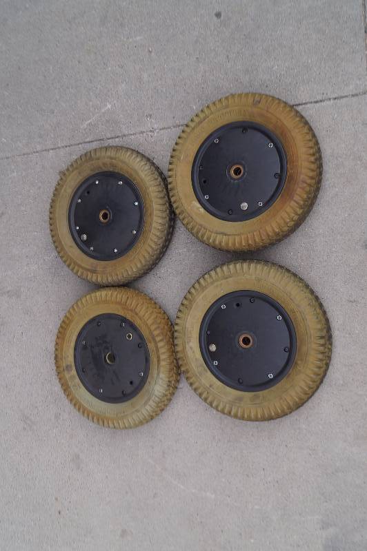 lot 5 image: Small Pneumatic Wheels & Tires