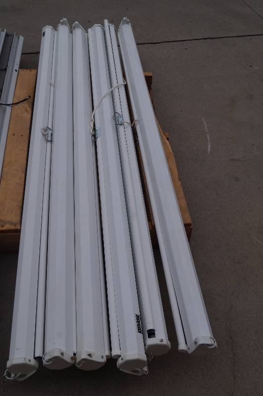 lot 36 image: Projector Screens