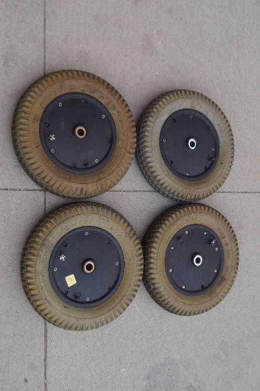 lot 39 image: Small Pneumatic Wheels & Tires