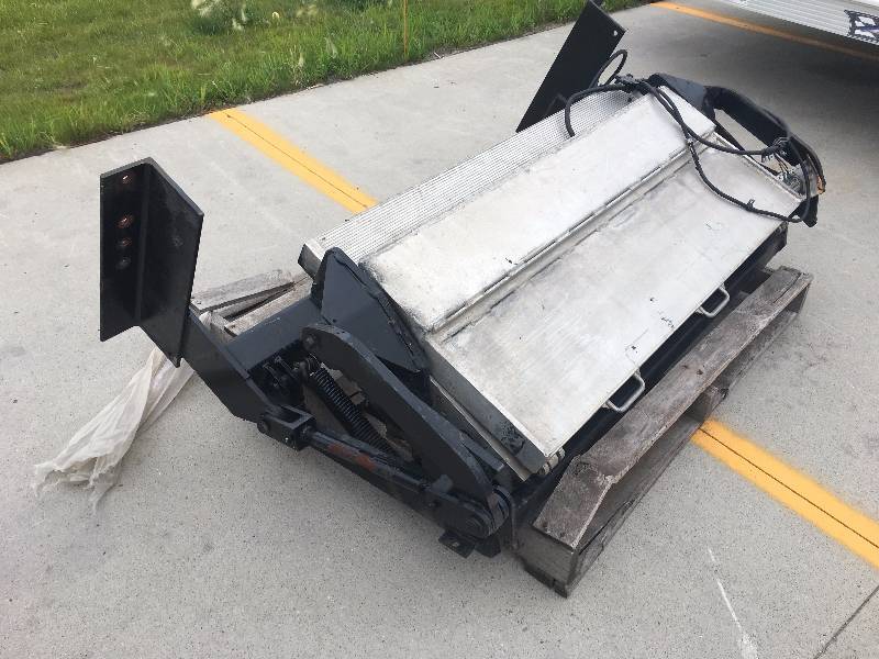 lot 18 image: Tommy Lift Gate