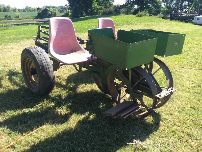 lot 2 image: Tobacco Planter - Ellis MFG.CO