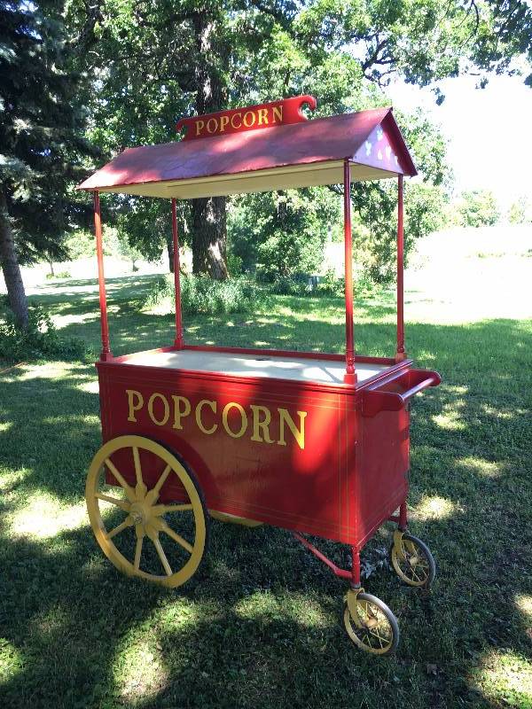 lot 12 image: Vintage Popcorn Stand