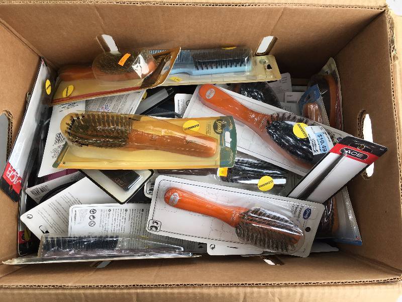 lot 21 image: Lot of Hair Care Products