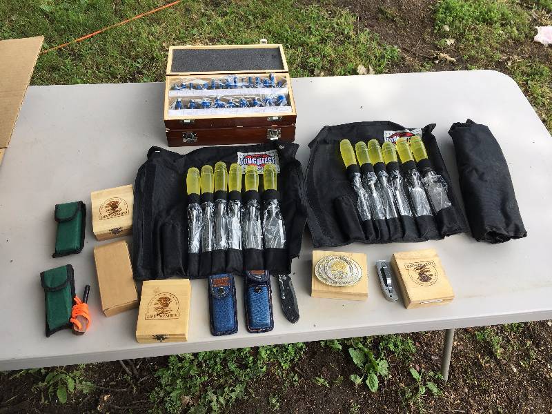 lot 27 image: Lof of Hand Tools and Router Bits