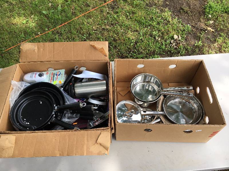 lot 28 image: Lot of Pots and Pans