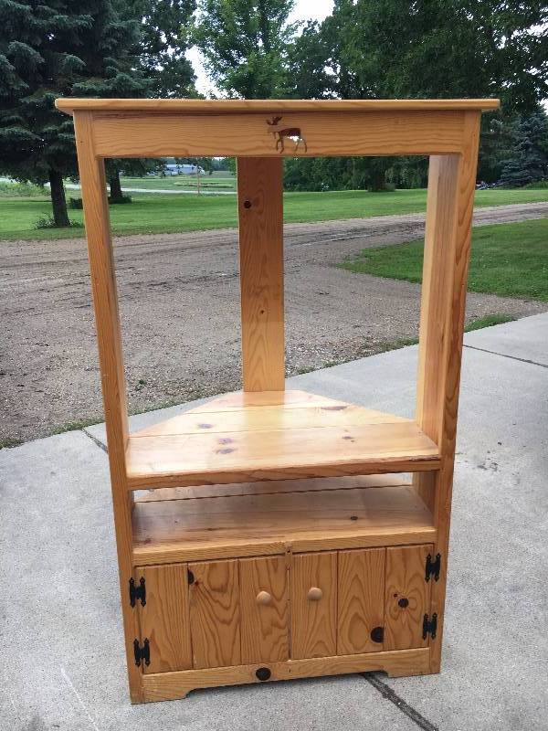 lot 38 image: Entertainment Center 34 x 24 x 58