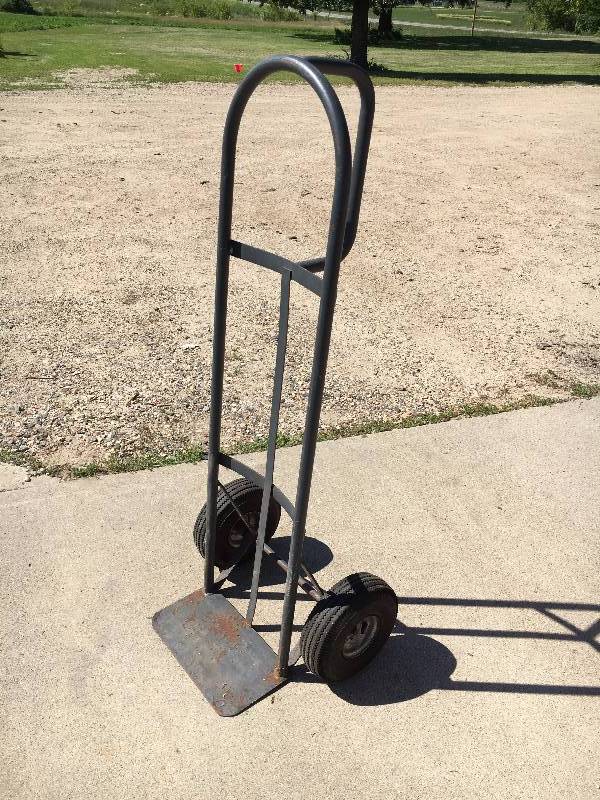 lot 51 image: 2  Wheel Dolly