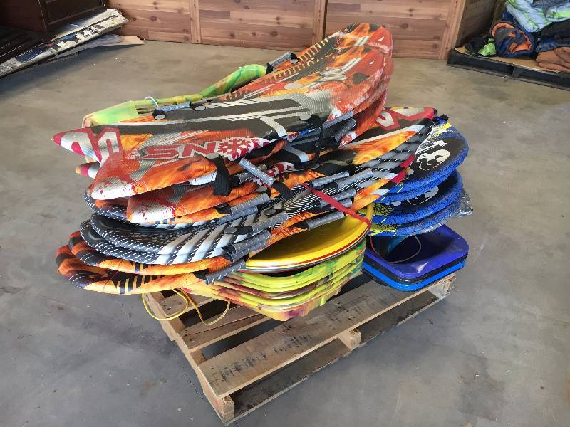 lot 58 image: Pallet of Winter Sleds