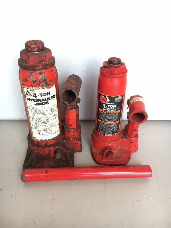 lot 75 image: 4-Ton and 2-Ton Hydraulic Jacks