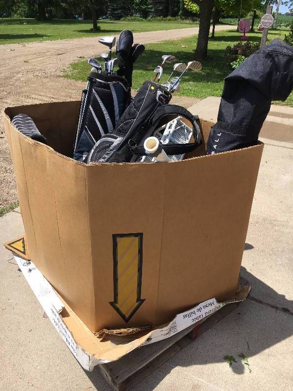 lot 85 image: Pallet of Shop Vac, Golf Clubs, Gaming Chair, Volleyball net, etc.