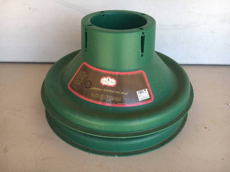 lot 90 image: 2 - Christmas Tree Stands