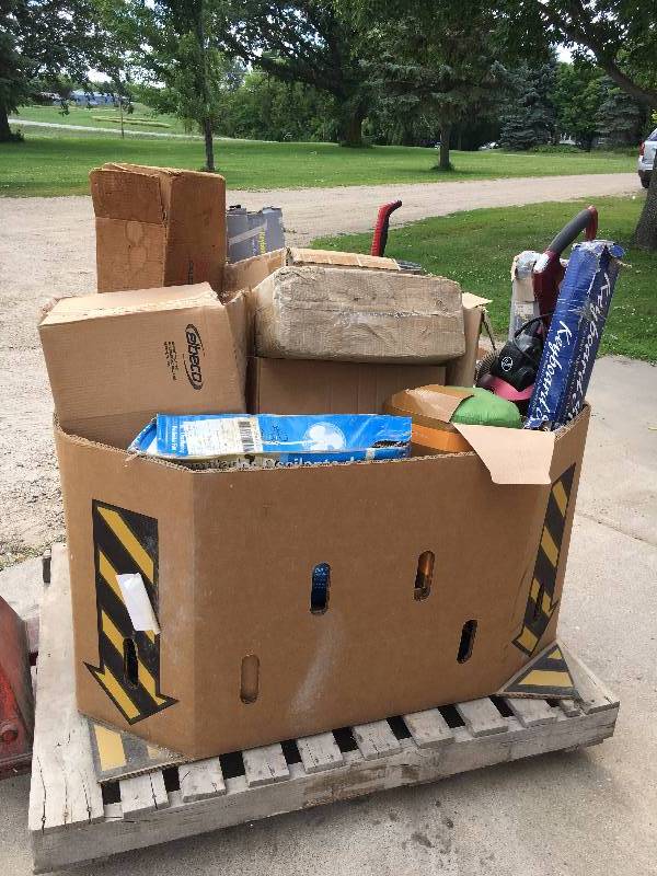 lot 109 image: Pallet of Vaccum, Fans, Tripod, Halloween dcor, etc.