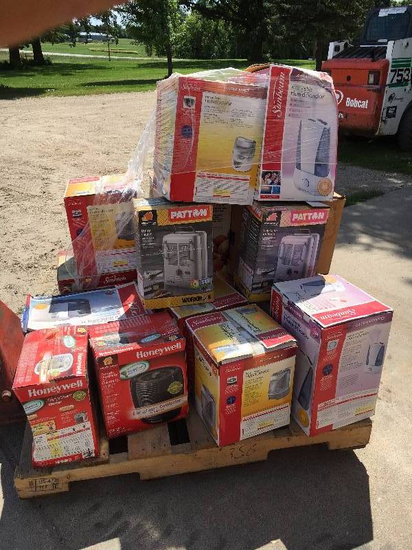 lot 111 image: Pallet of Honeywell Heaters, Humidifiers, Space Heaters, Etc.