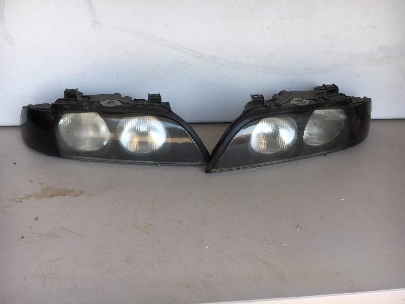 lot 121 image: BMW 528i Smoked Lights