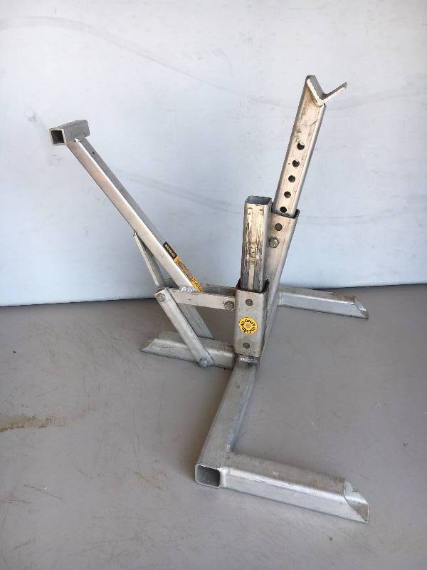 lot 125 image: Snowmobile Stand