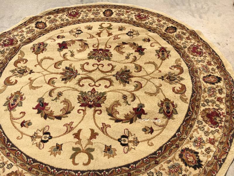 lot 127 image: Round Area Rug - 710 x 710