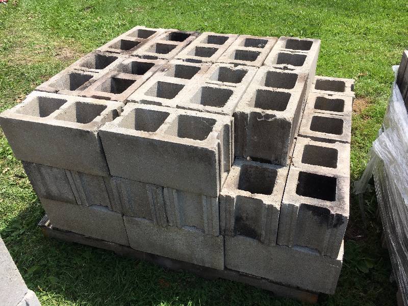 lot 130 image: Pallet of 42 Blocks