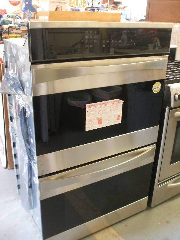 lot 302 image: NEW KENMORE DOUBLE OVEN