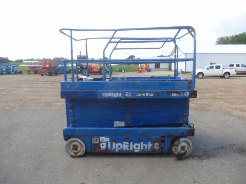 Upright Scissor Lift