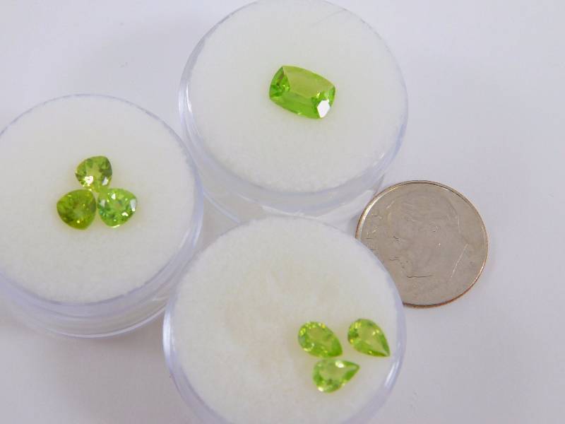 (7) Peridot Gemstones 3.72 ct