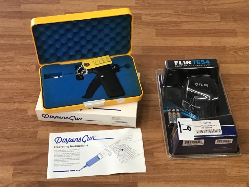 lot 19 image: Lot Of (1) Flir Spot Thermometer & ...