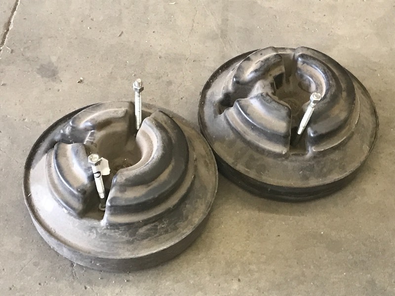lot 30 image: (1) Set Of Lawn Tractor Wheel Weigh...
