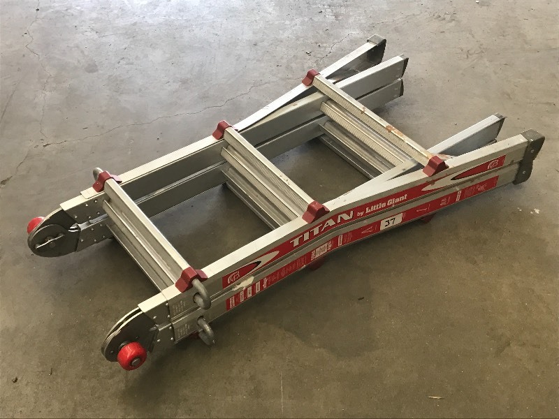 lot 37 image: Little Giant Titan 250# Aluminum La...