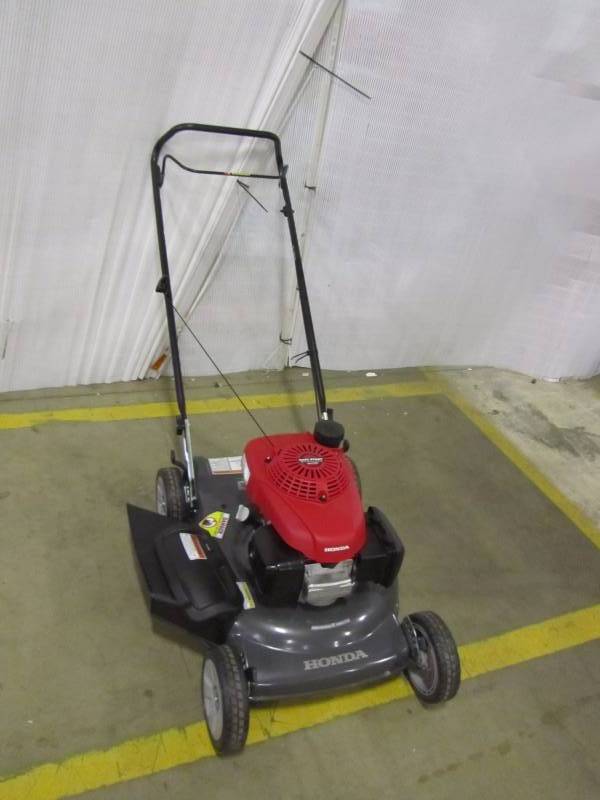lot 2 image: Honda 21 in. Push Mover Walk-Behind Gas Mower