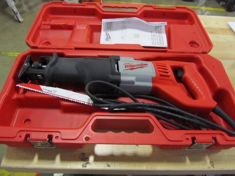 lot 70 image: Milwaukee 12 Amp 34 in. Stroke Sawzall Reciprocating Saw with Case
