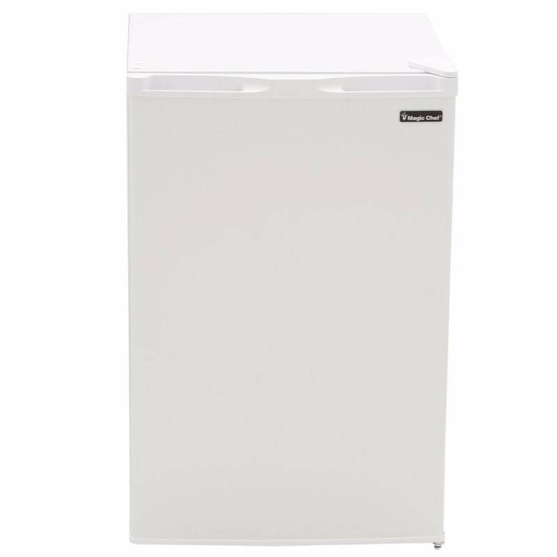 lot 55 image: Magic Chef 3.0 cu. ft. Upright Freezer in White