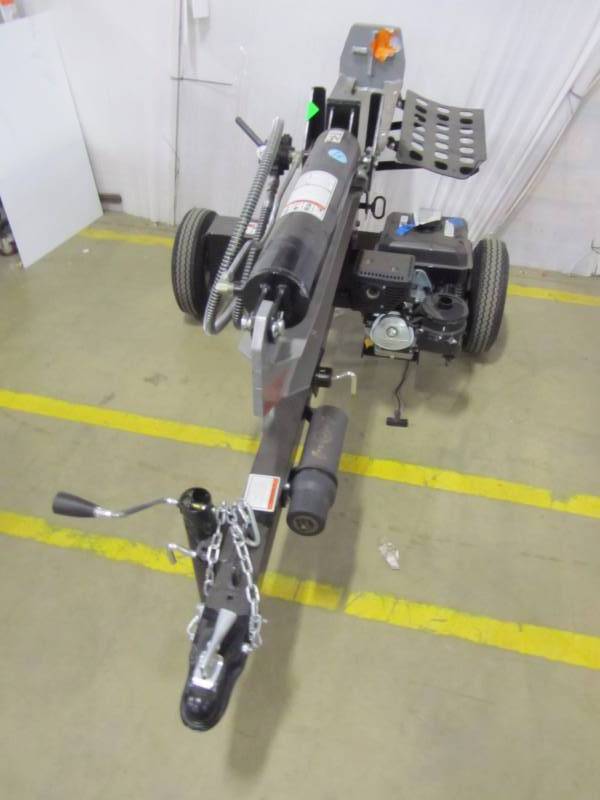 lot 104 image: Dirty Hand Tools 28-Ton Gas Log Splitter