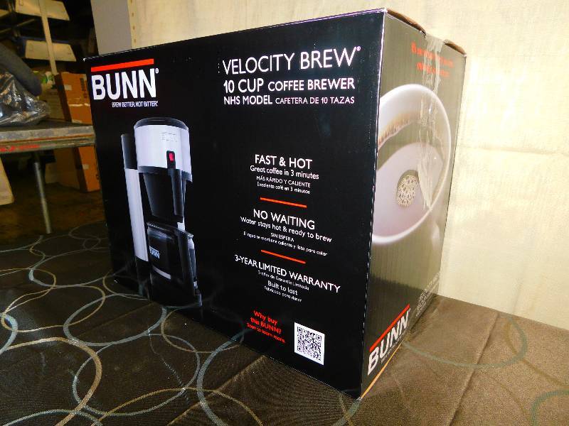 lot 404 image: BUNN 10 CUP COFFEE BREWER