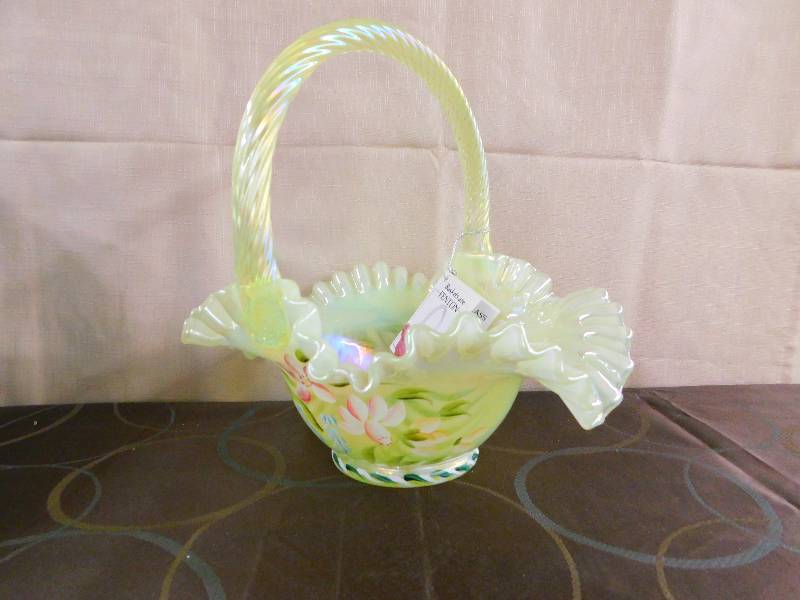 lot 409 image: FENTON GLASS BASKET