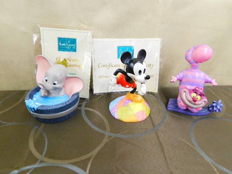 lot 418 image: CLASSICS WALT DISNEY COLLECTIONS FIGURINES