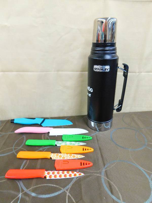 lot 425 image: STANLEY THERMOS AND KNIVES