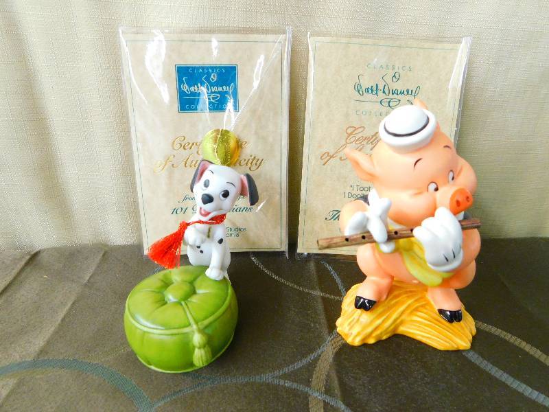 lot 460 image: CLASSICS WALT DISNEY COLLECTIONS FIGURINES