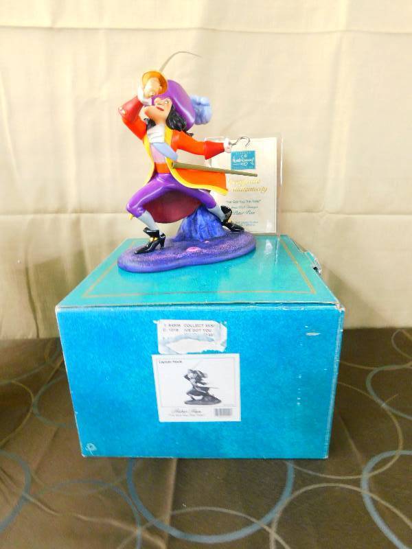 lot 462 image: CLASSICS WALT DISNEY COLLECTIONS FIGURINE