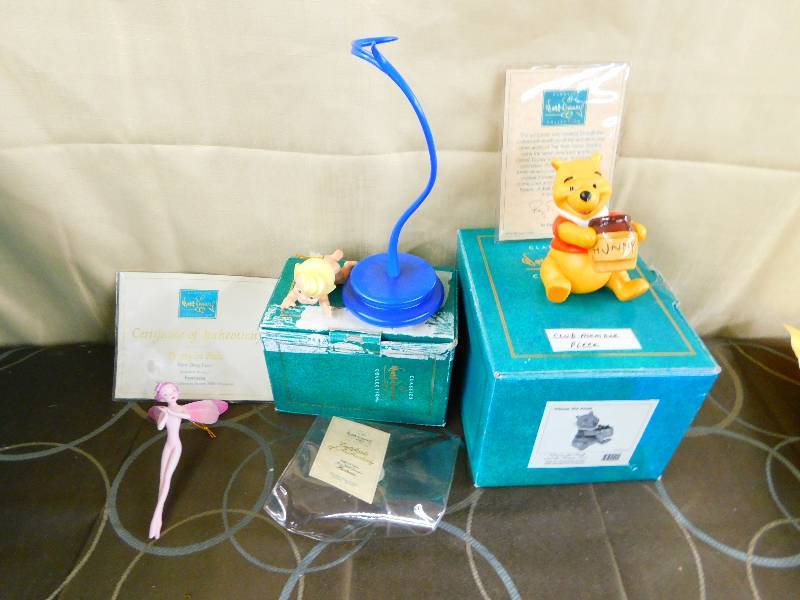 lot 470 image: CLASSICS WALT DISNEY COLLECTIONS FIGURINES