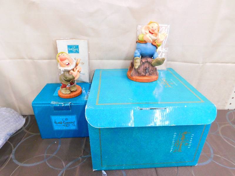 lot 471 image: CLASSICS WALT DISNEY COLLECTIONS FIGURINES