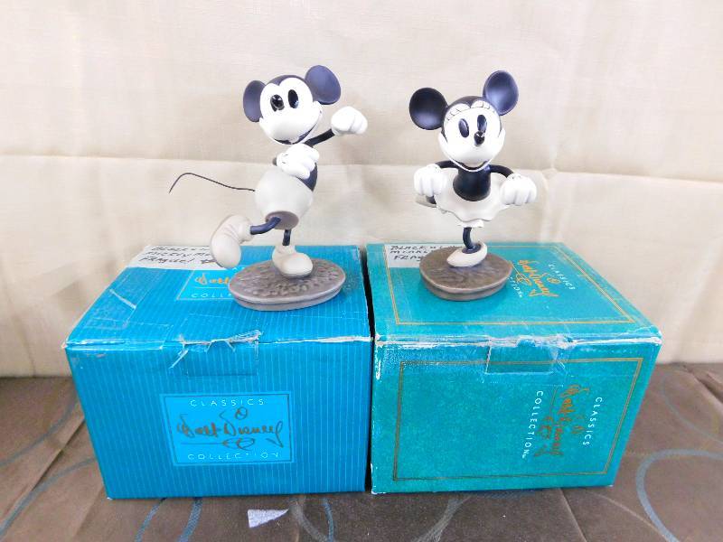 lot 475 image: CLASSICS WALT DISNEY COLLECTIONS FIGURINES