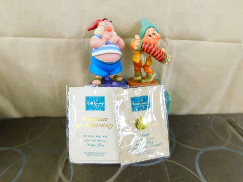 lot 477 image: CLASSICS WALT DISNEY COLLECTIONS FIGURINES