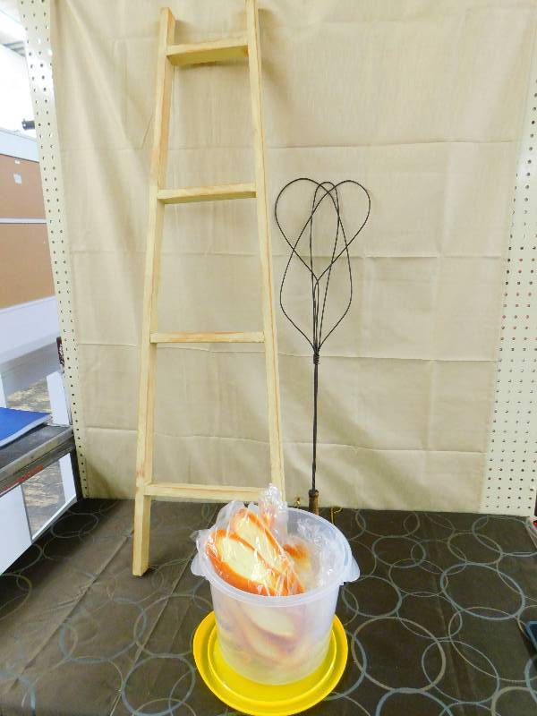 lot 497 image: HOME DECOR ITEMS