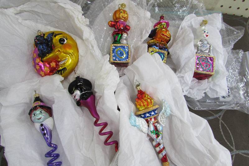 lot 527 image: CHRISTOPHER RADKO HOLIDAY ORNAMENTS