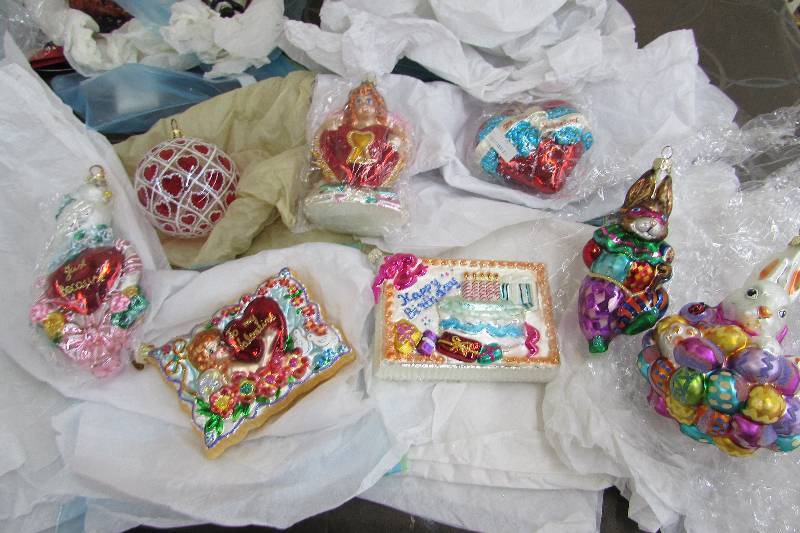 lot 534 image: CHRISTOPHER RADKO HOLIDAY ORNAMENTS