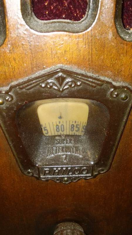 lot 101 image: Philco table top radio 1934 Model 60B Baby Grand cathedral