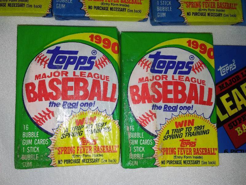 lot 13 image: Baseball Cards (15 pkg.) New in package, Circa 19801990