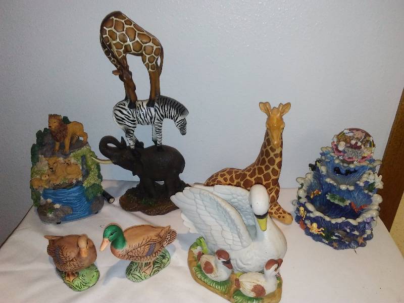 lot 38 image: Collection of Resin (7) Wild life, Safari, Noahs Ark, Figurines
