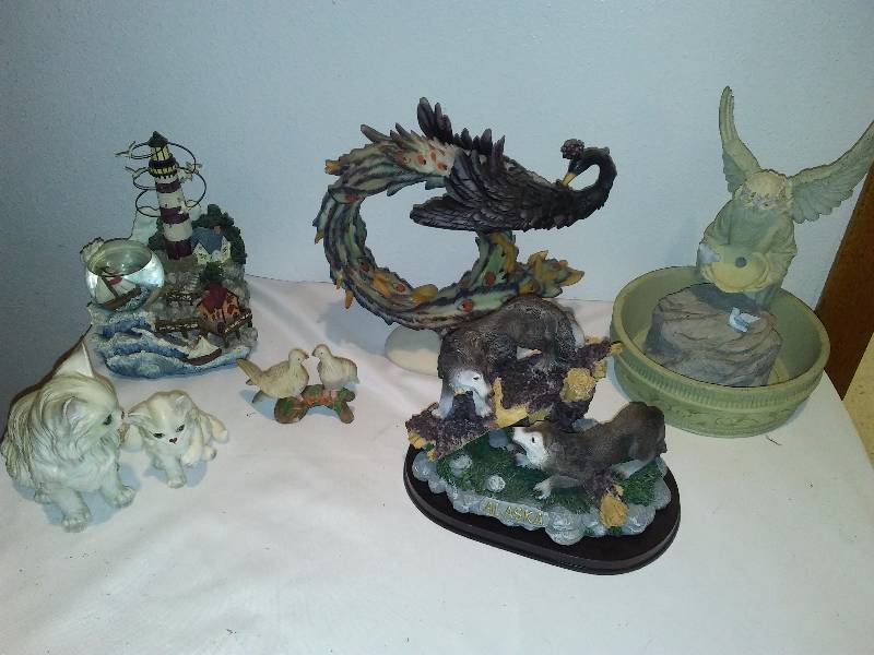 lot 39 image: Collection of Resin (7) Peacock, Wolves, Angel, Figurines and more