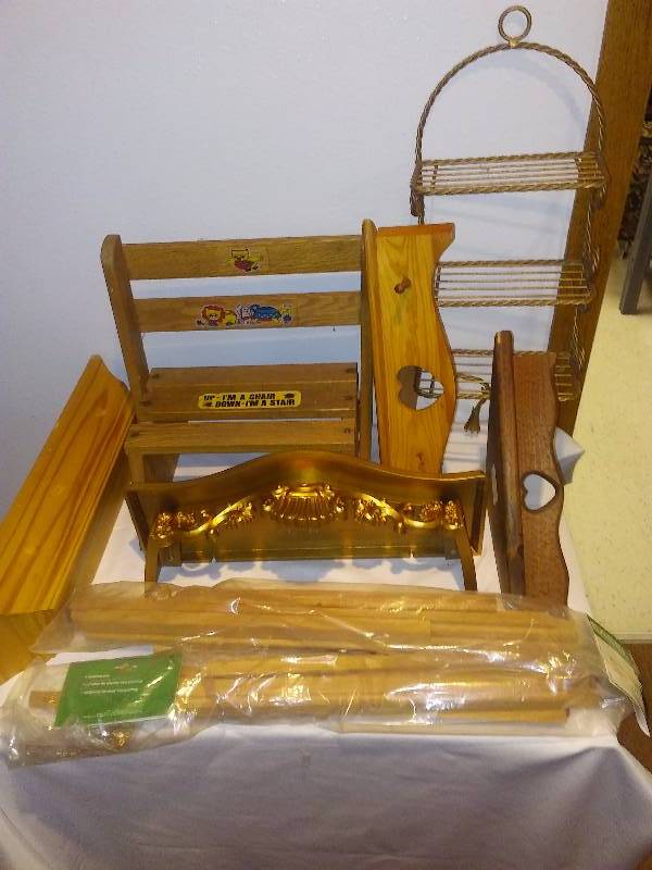 lot 46 image: Misc. Wood Accessories (8), Picture Easels, Stool, Shelves