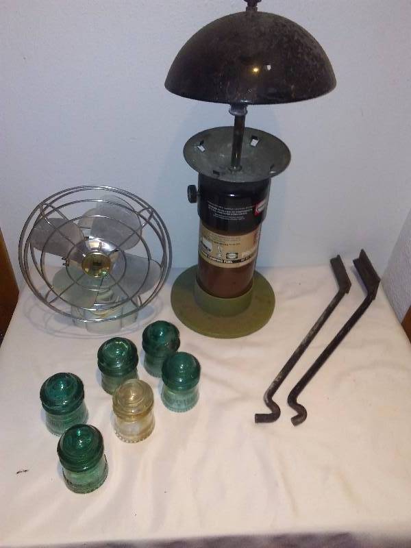 lot 82 image: Vintage Display Lot